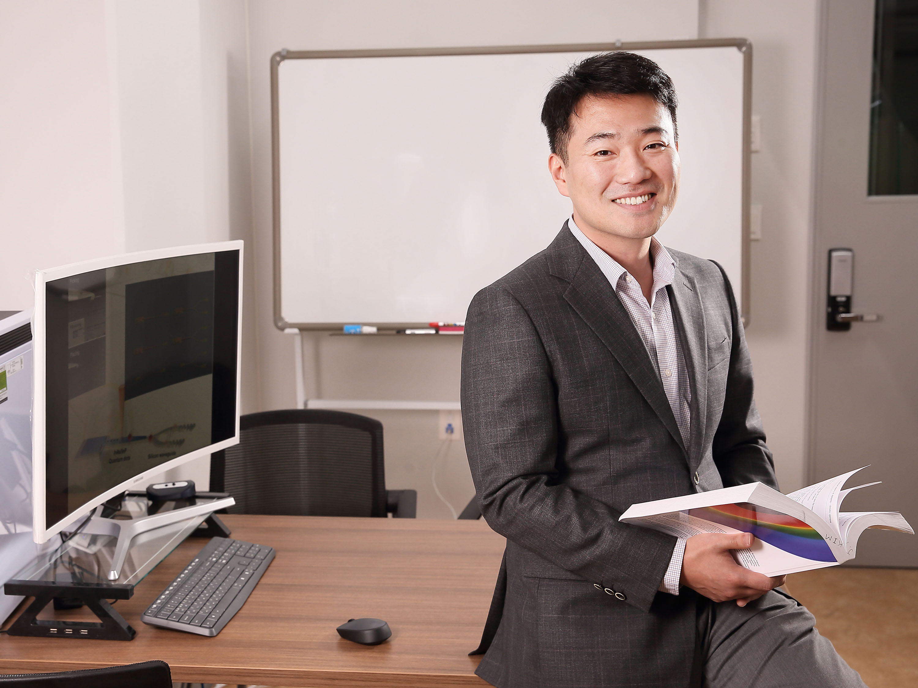 [김제형 교수] UNIST Researchers Develop Silicon Chip-based Quantum Photonic Devices